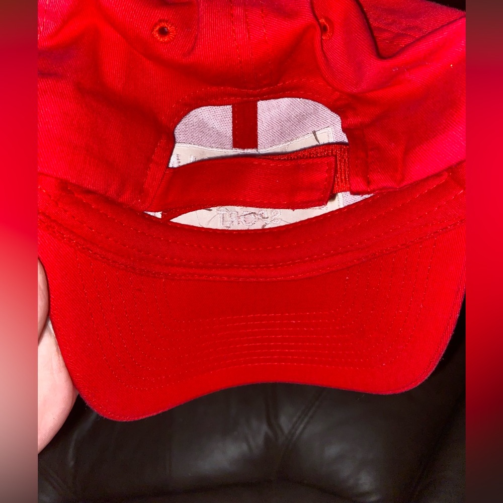 Victoria's Secret Sport Hat - Picture 4 of 4